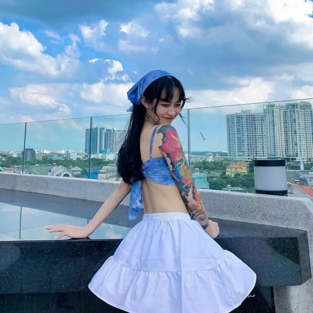 厨窗外的天空